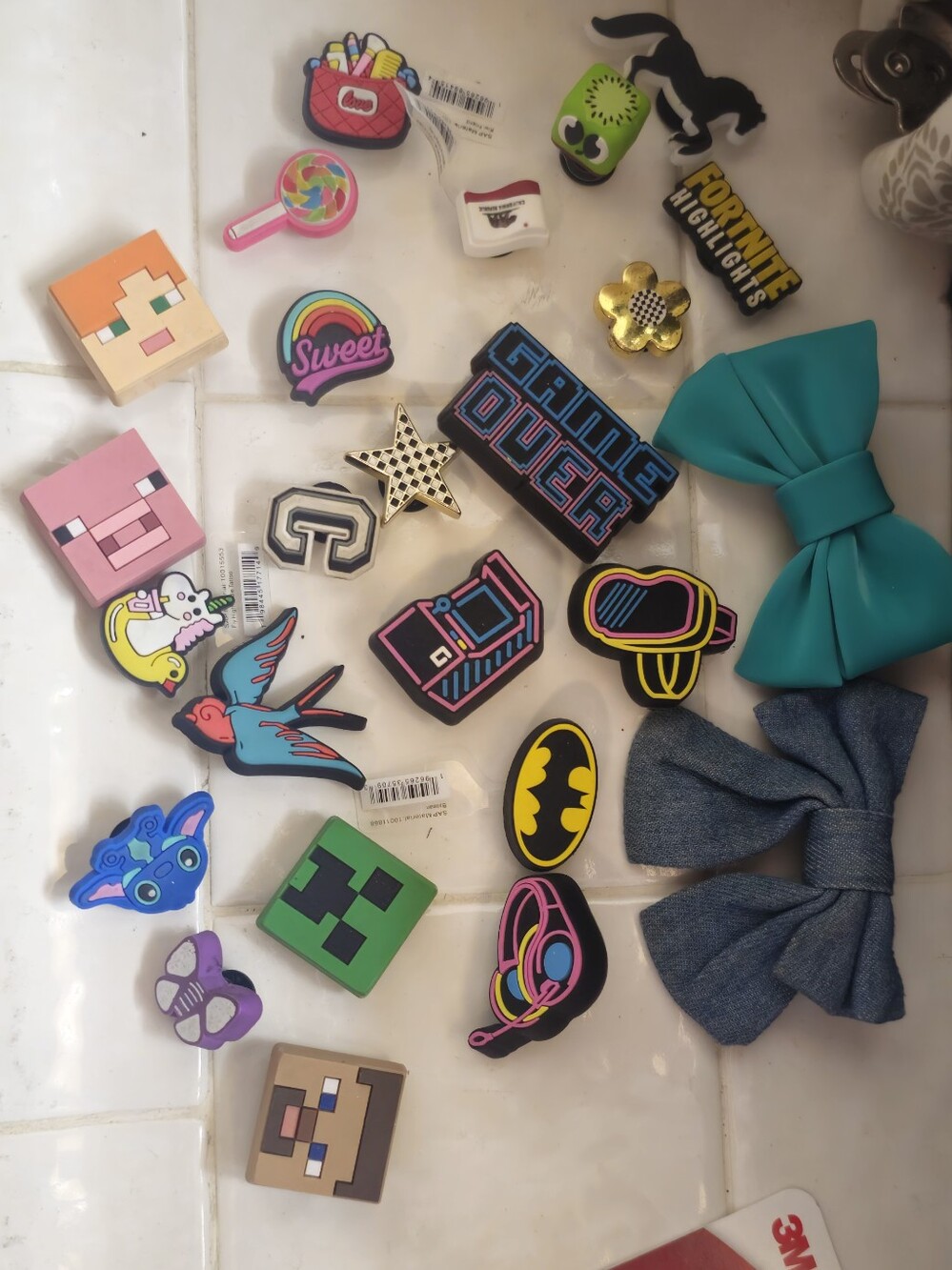 Assorted Colorful Shoe Charms & Hair Bows - Batman, Gamer, Cute Icons